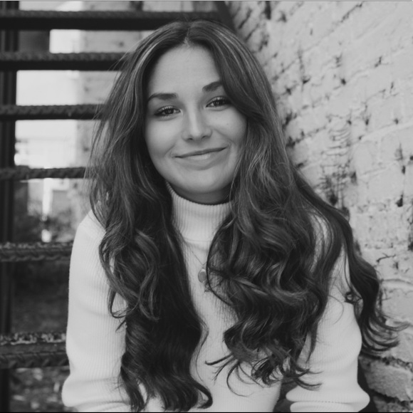 Meet your Posher, Lexi - Picture 1 of 1